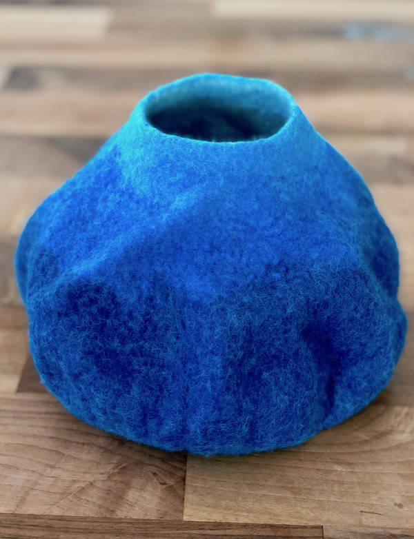 Filzobjekt "Blaues Gefäß"